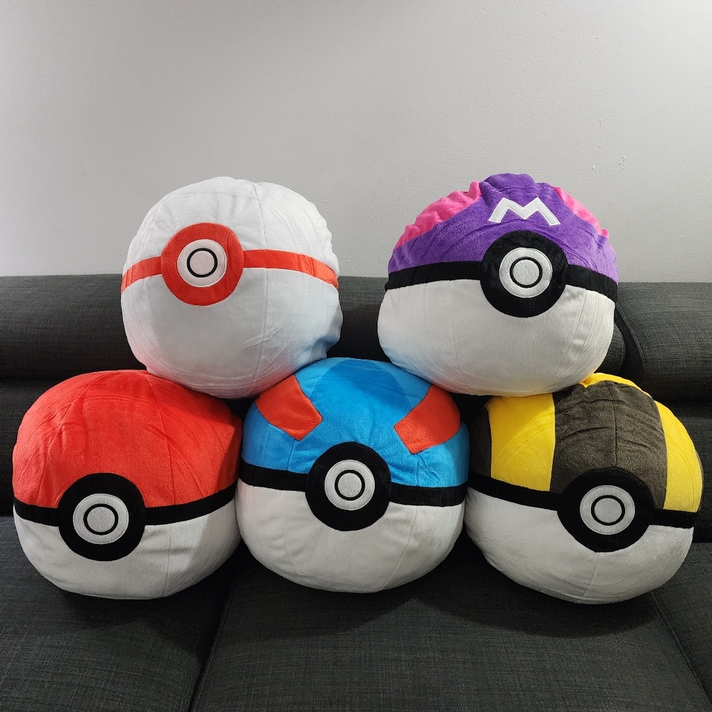 Massive Pokémon Pokéball Plushy Bundle (Bandai / Banpresto)